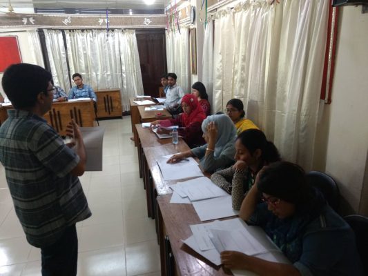 Wahid bin Ahsan (Co-founder, Userhub) explaining qualitative data collection methods to the field researchers in Barguna.