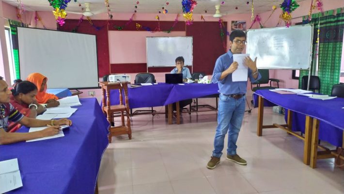 Wahid bin Ahsan (Co-founder, Userhub) explaining qualitative data collection methods to the field researchers in Satkhira